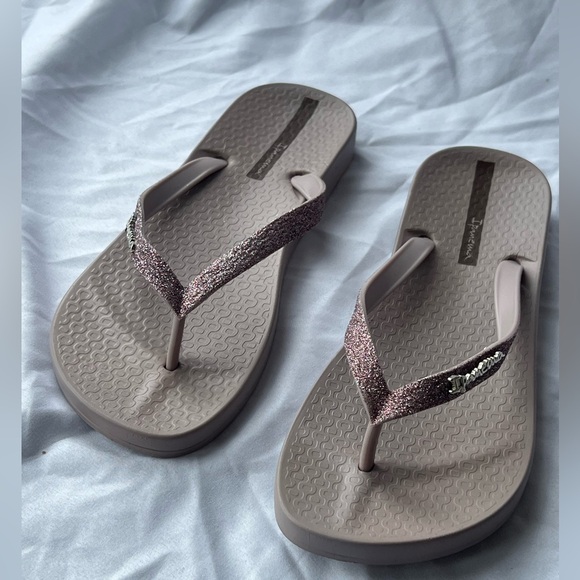 Ipanema Glitter Flip Flops - Picture 2 of 5